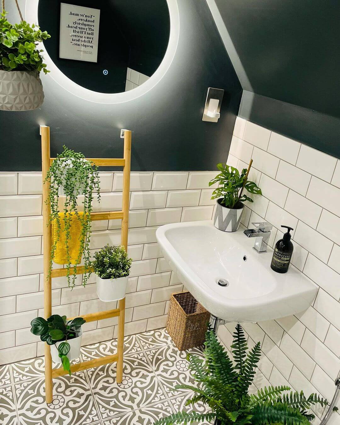 fallback alt text two