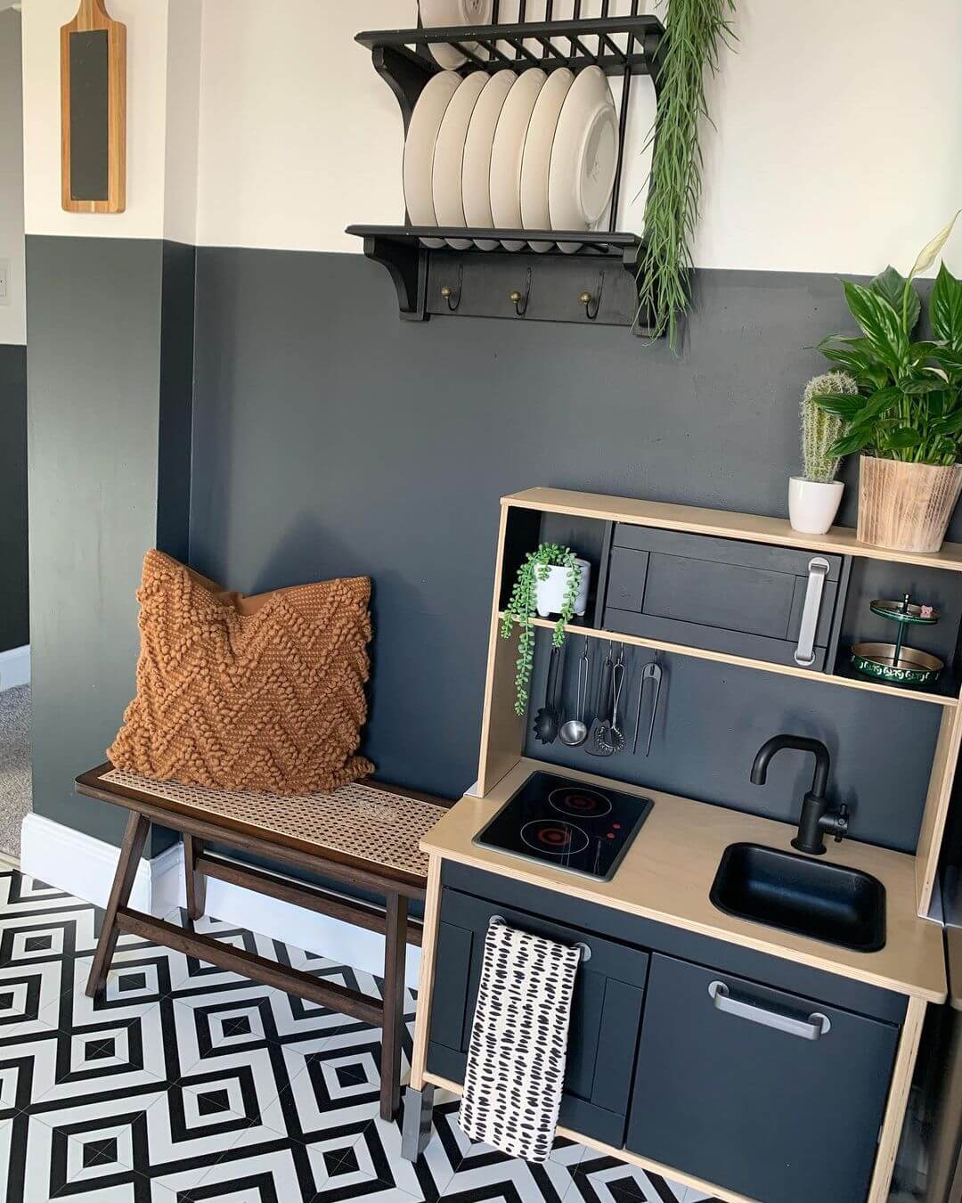 fallback alt text two